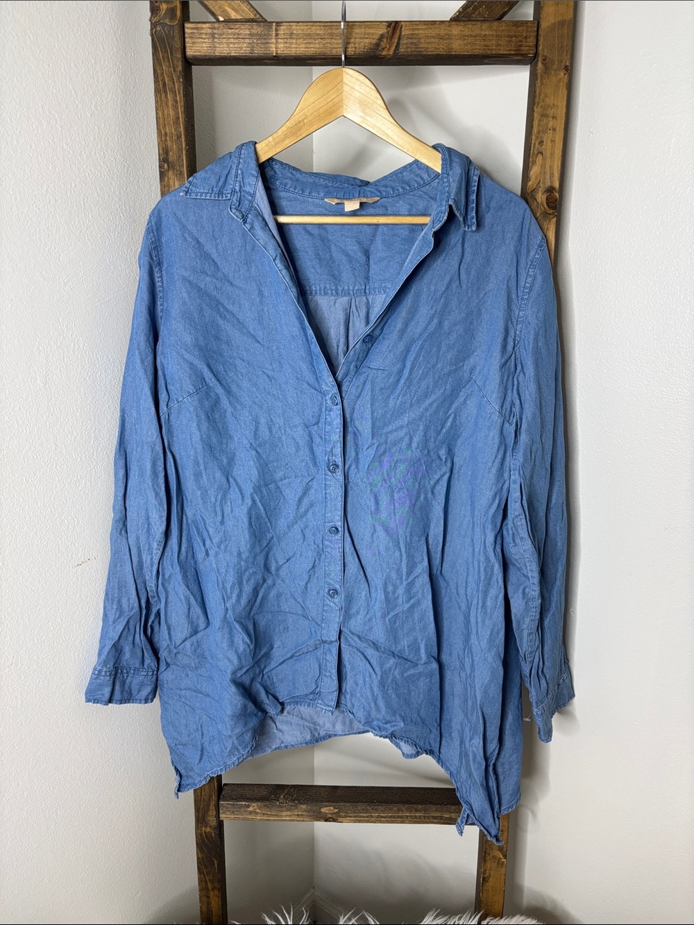 Hope & Harlow Relaxed Chambray Button-Down Shirt in Light Blue Size L